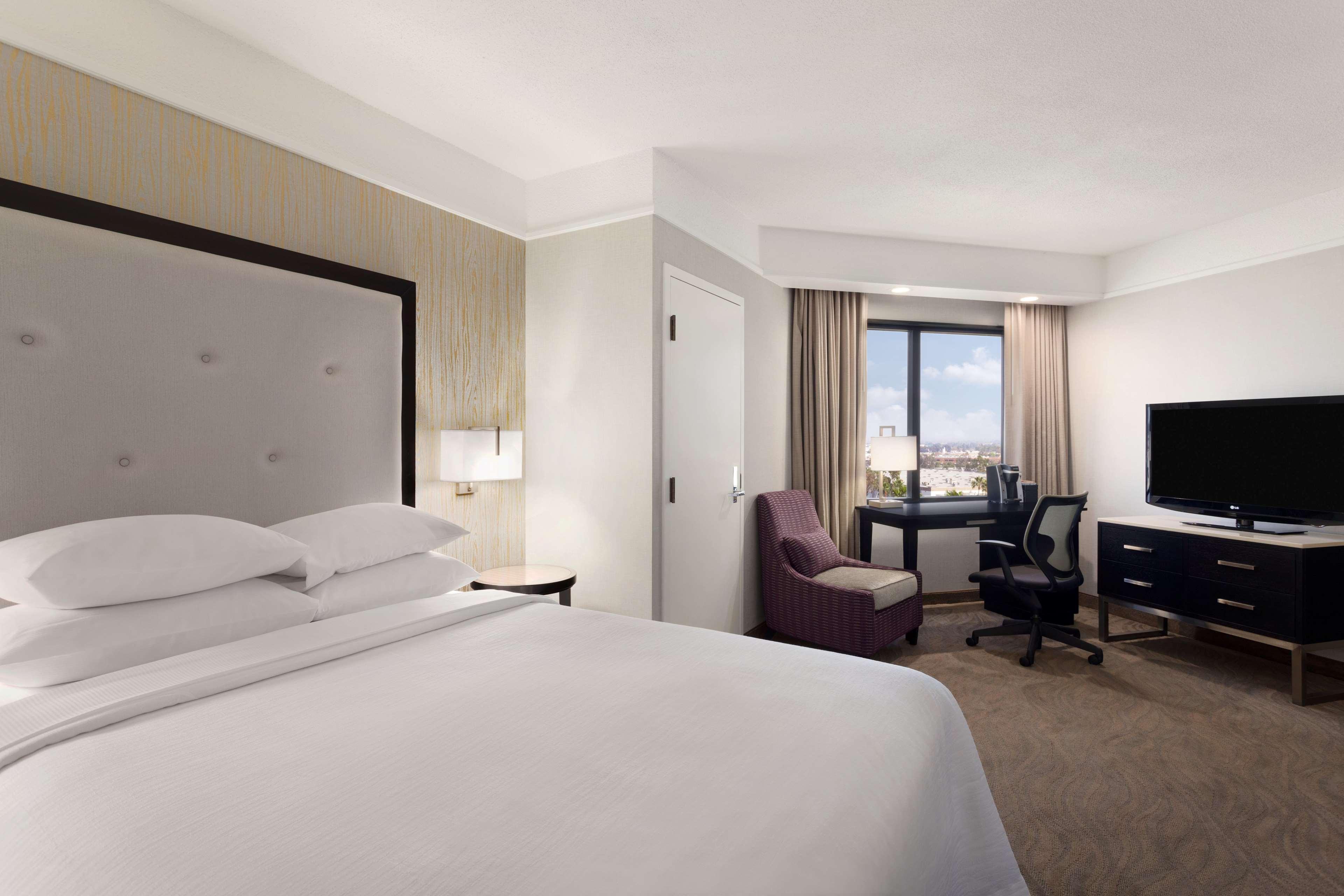 Embassy Suites By Hilton Irvine Orange County Airport Екстериор снимка